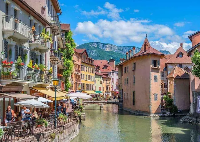 La Perle Du Thiou - Charmant T3 Au Centre D\'Annecy Avec Parking Prive
